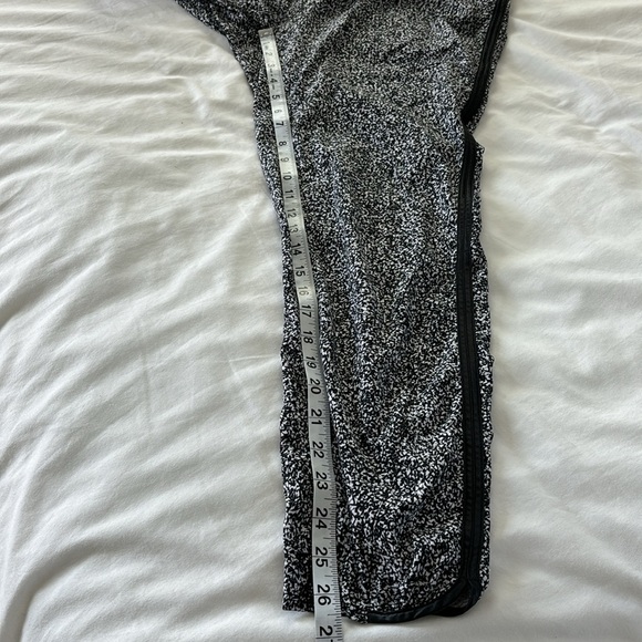 Lululemon &go On The Go Jogger Pant Black and White Size 6 - Picture 14 of 16